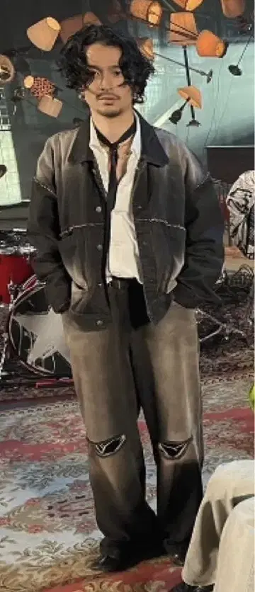 츠네타 다이키 착용 GLAMOROUS 오버 사이즈 데님 자켓