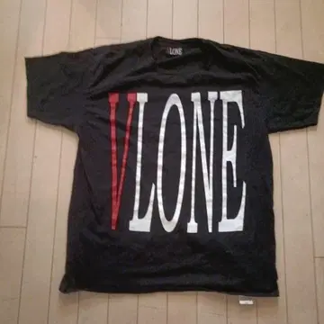 [카니예 웨스트 착용 모델] VLONE 티셔츠