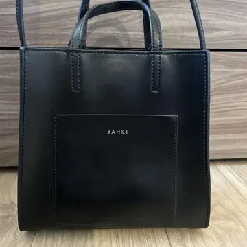 YAHKI 블랙 가죽 토트백