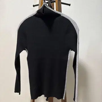[ 새상품 ] Priority 터틀넥 블랙 Mal.레레레님 완판템