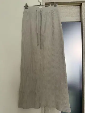 리브 스커트