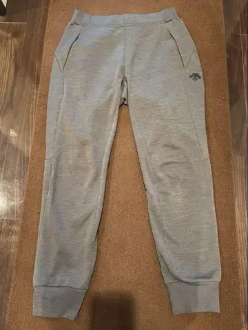 DESCENTE 그레이 조거 팬츠