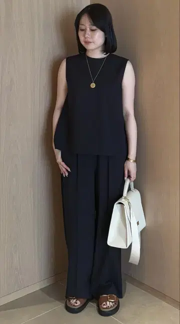 Mila Owen 슬리브리스 상의 와이드 팬츠 SET UP