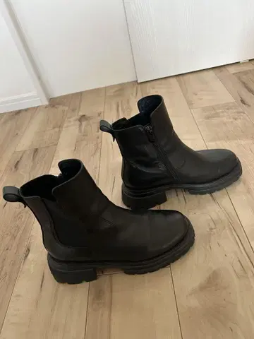 블랙 천연 가죽 부츠 24cm
