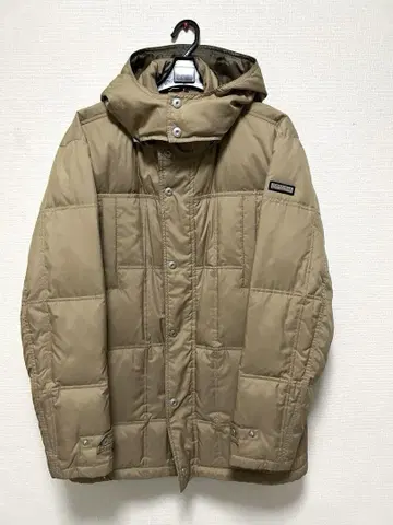 베이지 후드 부착 다운 자켓