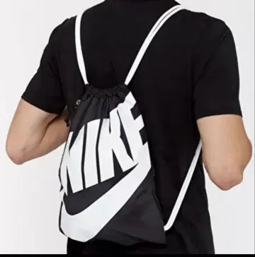 Nike 냅색 블랙/화이트 [ 미사용 새상품 ]
