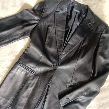 DKNY 블랙 가죽 자켓 사이즈 4 양가죽