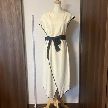 아이보리 슬리브리스 원피스