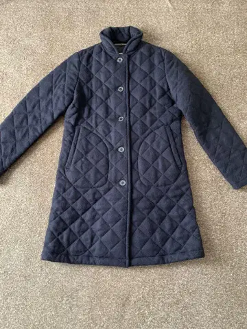 트래디셔널 웨더웨어 퀼팅 트위드 원단 롱 코트 RUM