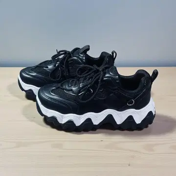 통굽 톱니 경량 대드 스니커즈 Venus Foot 37