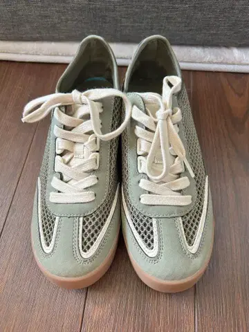 ZARA 메쉬 어퍼 그린 스니커즈