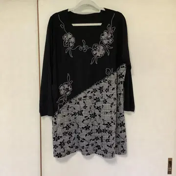블랙 꽃무늬 자수 새상품 4L C