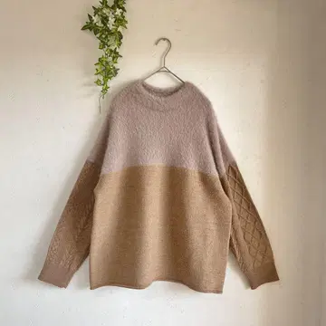 GALLARDA GALANTE especial 절개 샤기 니트