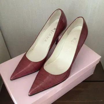 다이애나 핑힐 펌프스 21.5 cm
