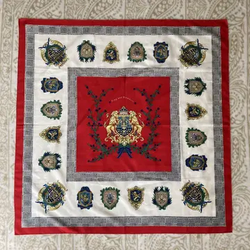 Flag and Ornament 빈티지풍 디자인 스카프