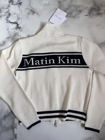 [ 인기 ] Matin Kim 화이트 리브 스웨터 Y2K 긴팔