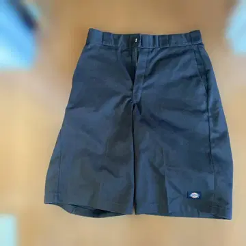 루즈핏 브라운 숏팬츠