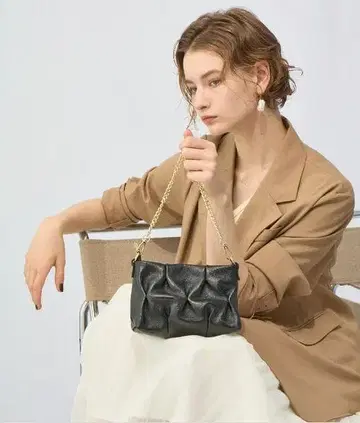 새상품 미렐라 피렌체 메탈릭 웨이비 체인 숄더백 이태리제