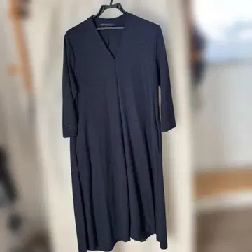 23구 네이비 V넥 원피스 40