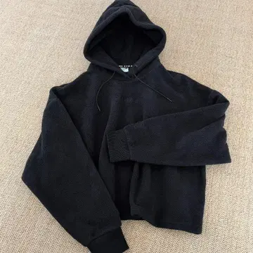 PUMA X.T.G 블랙 크롭 후드티