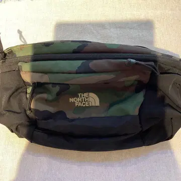 THE NORTH FACE 바디백 카모플라쥬