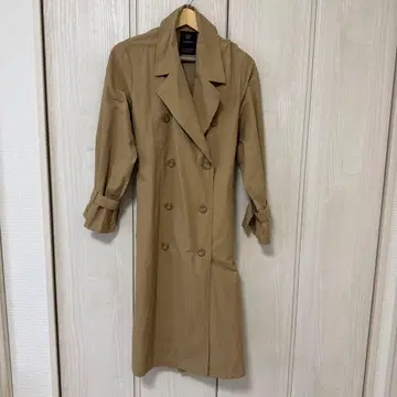w closet 베이지 트렌치코트