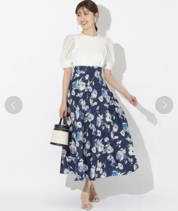 [새상품급] And couture 플레어 스커트 네이비 꽃무늬 롱 기장