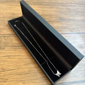 아발란치 나비 목걸이