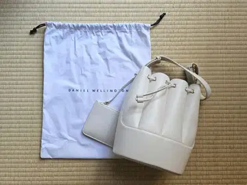 DANIEL WELLINGTON 화이트 숄더백