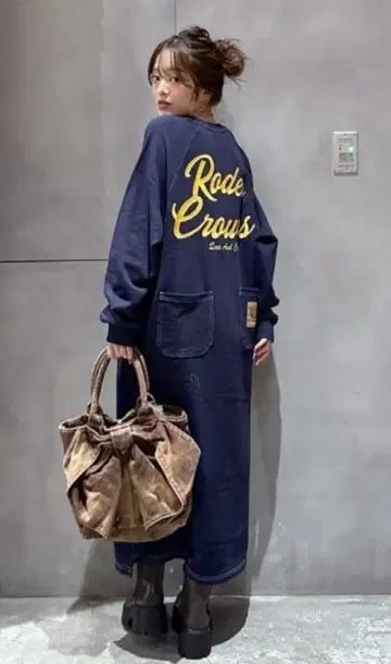 로데오 크라운 래글런 칼라 스티치 원피스 네이비