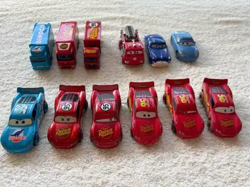 토미카 카즈 맥퀸, 샐리 외 일괄 12대 세트