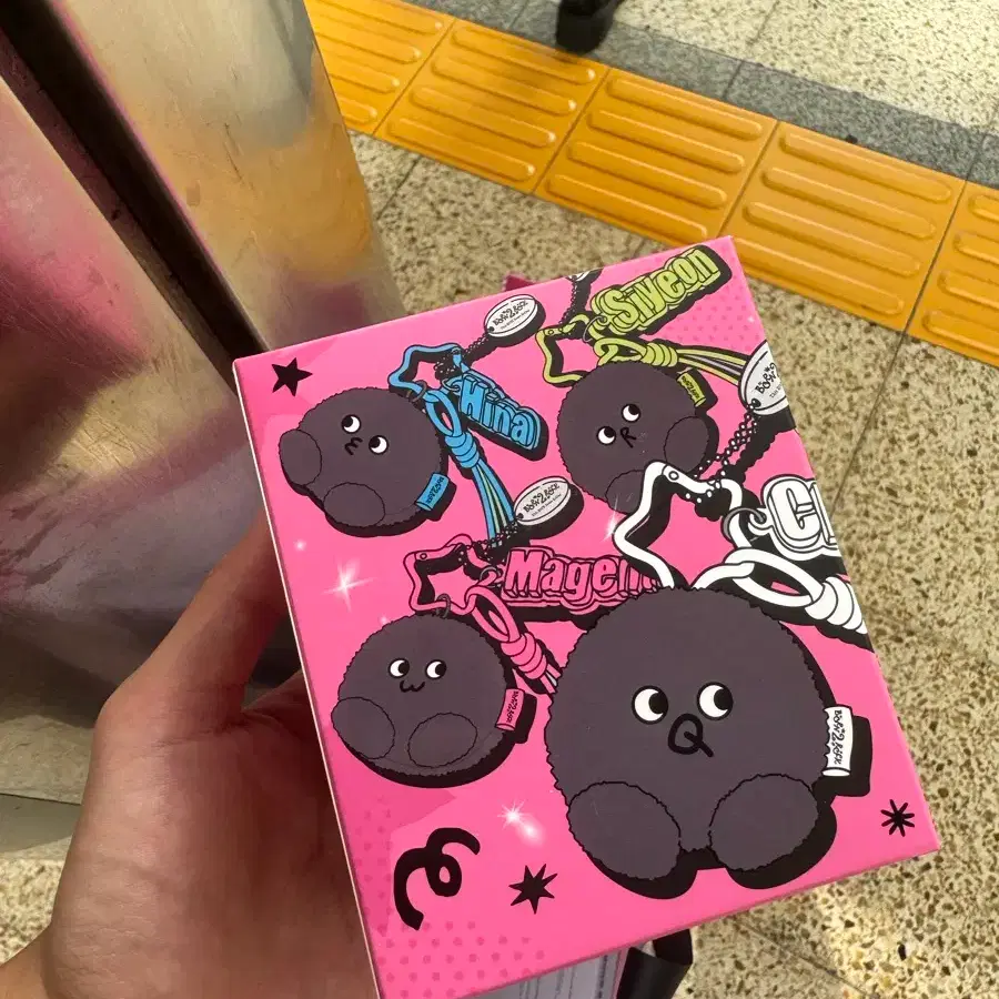 qwer ヒナ トレカ 当選】QWER ヒナ トレカ MANITO 히나 포카 - メルカリ