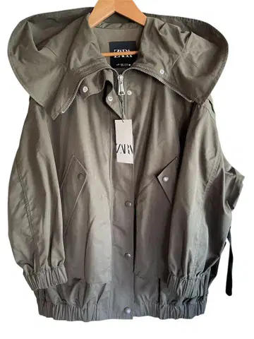택 포함 미사용 새상품 ZARA 후드 부착 마운틴 파카 Xs