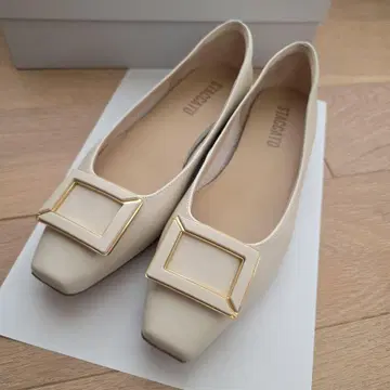 새상품급 STACCATO 범피 힐 펌프스 23.5cm