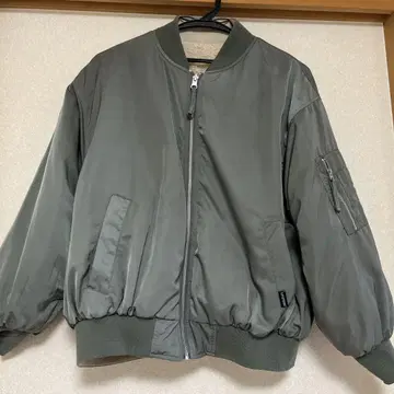 LOVETOXIC MA-1 자켓