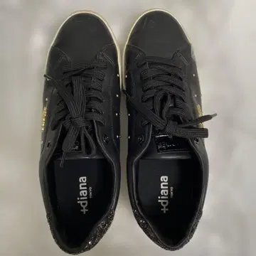 +diana 블랙 스터드 스니커즈 신발 24cm