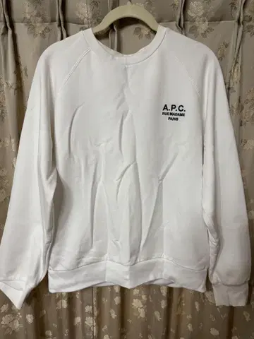 A.P.C. 화이트 맨투맨 S