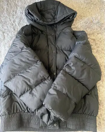 GAP 블랙 다운 자켓 M 사이즈
