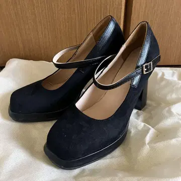 블랙 스웨이드 하이힐 펌프스
