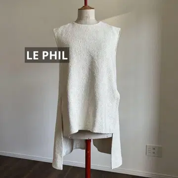 LE PHIL 화이트 슬리브리스 니트 사이드 슬릿