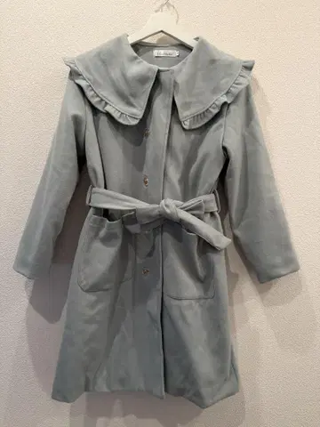프릴 옷깃 페일 블루 코트