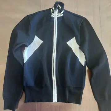 닐바렛 Neil Barrett 후드티 M 사이즈 [새상품급]