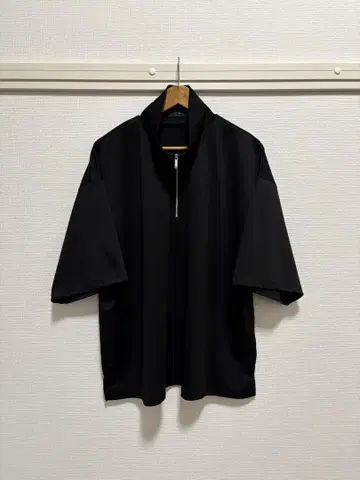 하프 지퍼 T셔츠