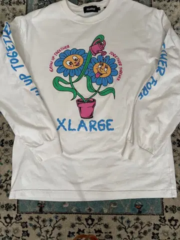 XLARGE 꽃과 캐릭터 롱 슬리브 T셔츠 S