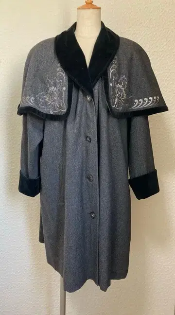 Vividonna ITALY 그레이 자수 코트