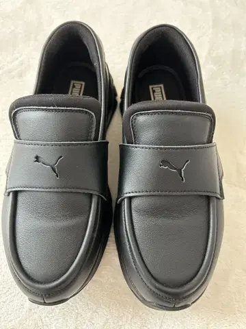 PUMA 통굽 로퍼