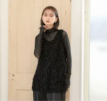 새상품 정가 9,900 MICALLEMICALLE 프린지 상의 블랙