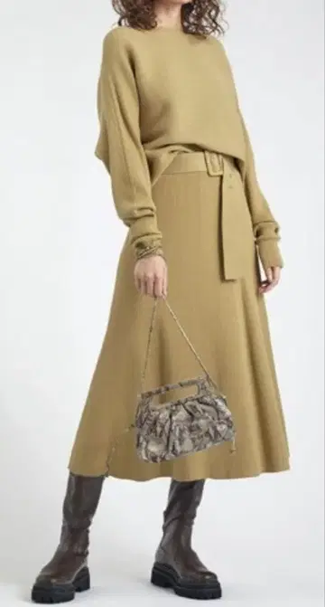 미라오 원 벨트 부착 가로 편직 니트 셋업