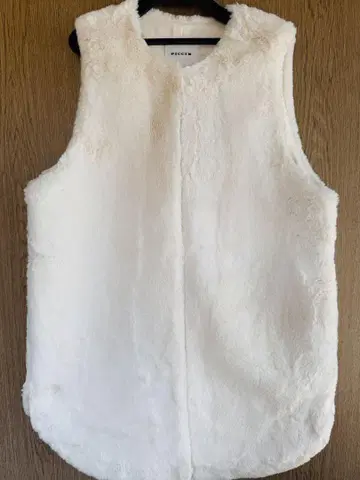 [ 새상품급 ] PICCIN 퍼 베스트