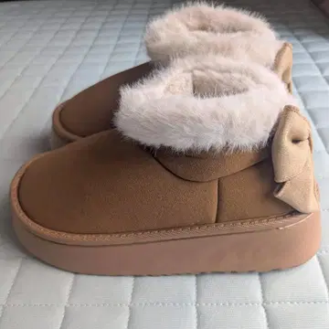 빅 리본 & 퍼 통굽 숏 기장 어그 부츠/보아 부츠 베이지